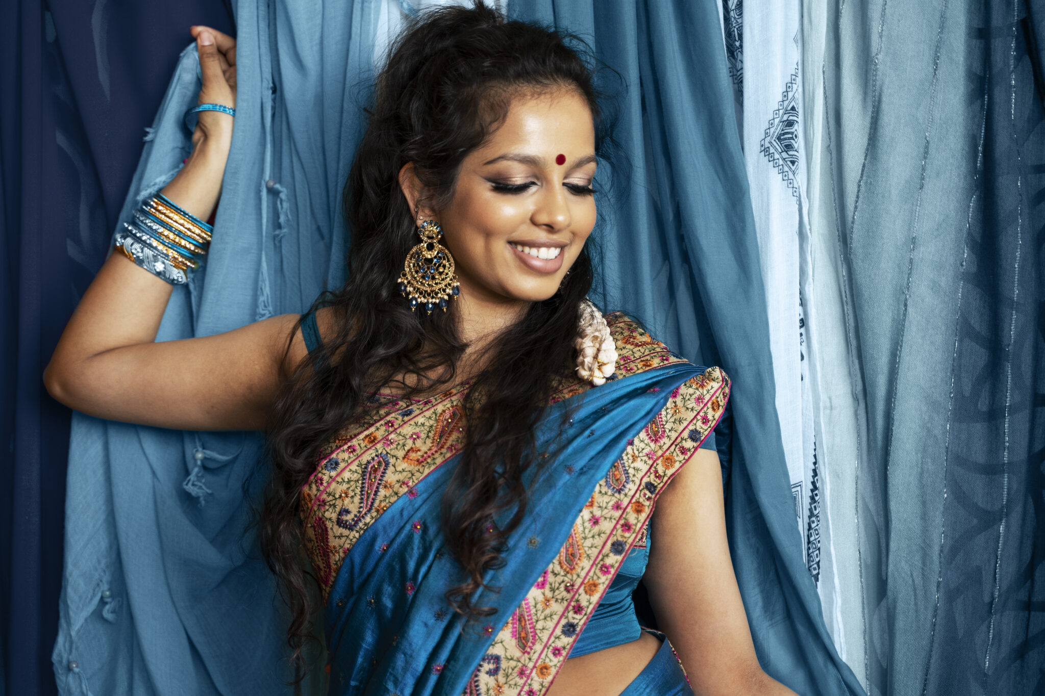 young-indian-woman-wearing-sari (1)